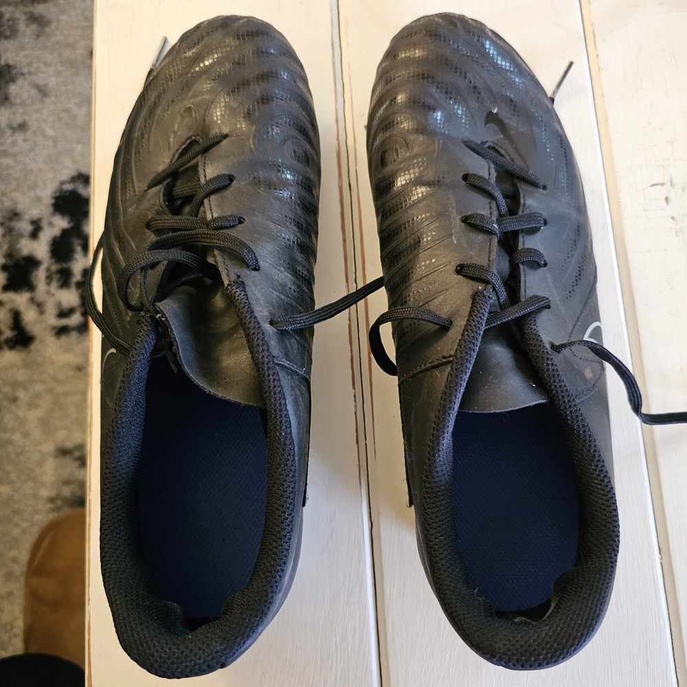 Nike Black Textured Men's Athletic Shoes
